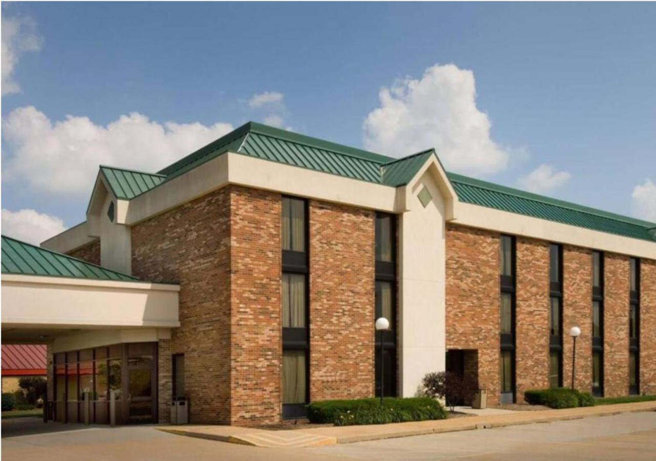 Wingate By Wyndham St Louis-Fenton Route 66 Hotel Exterior photo